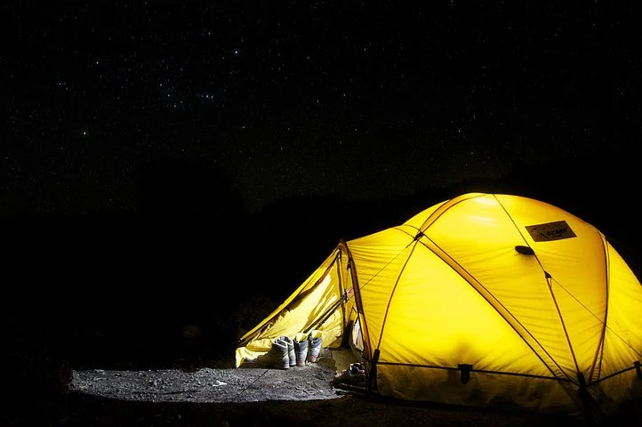 Nachtlager aufschlagen - Das Zelt