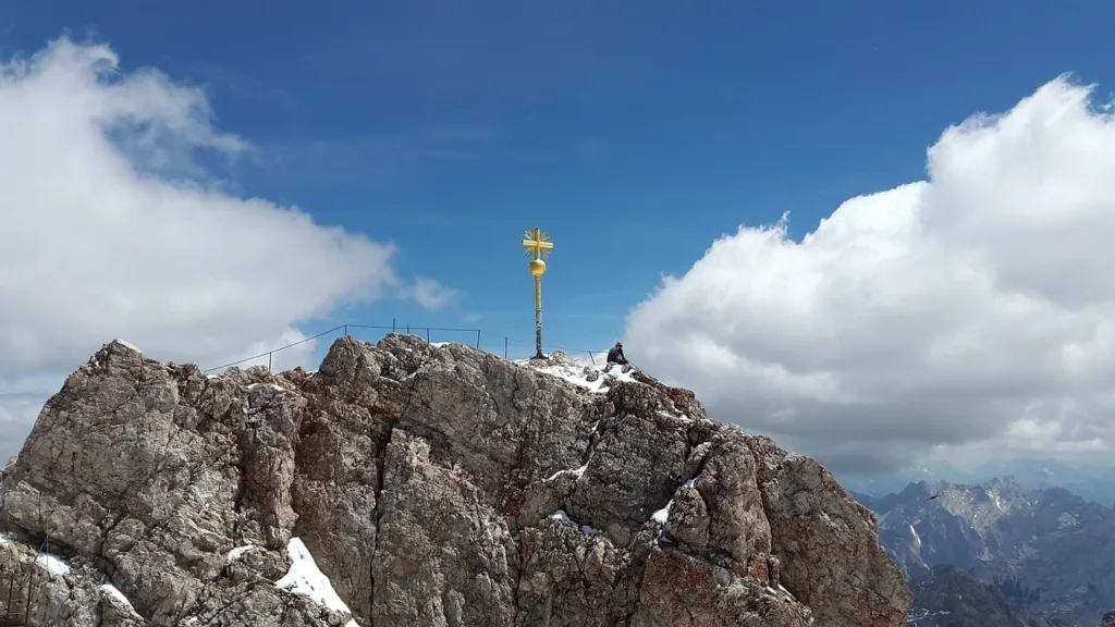 Das Gipfelkreuz der Zugspitze